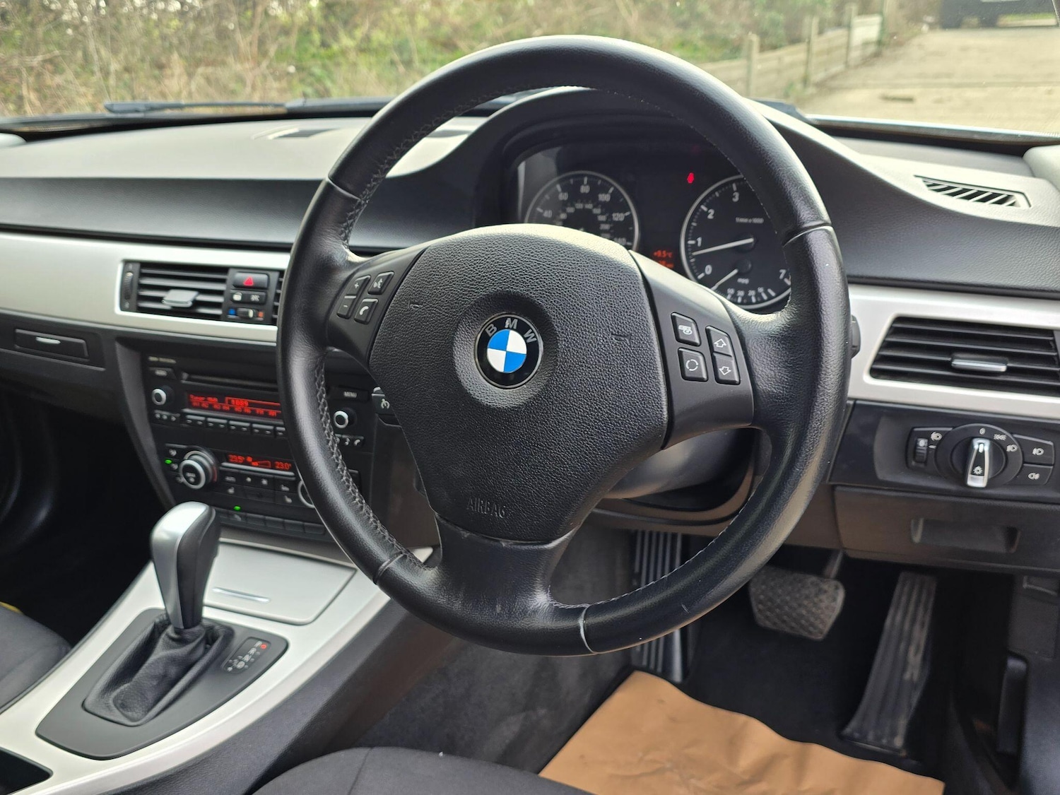 Used BMW 3 Series 2010 for sale - 77995232: Photo 17