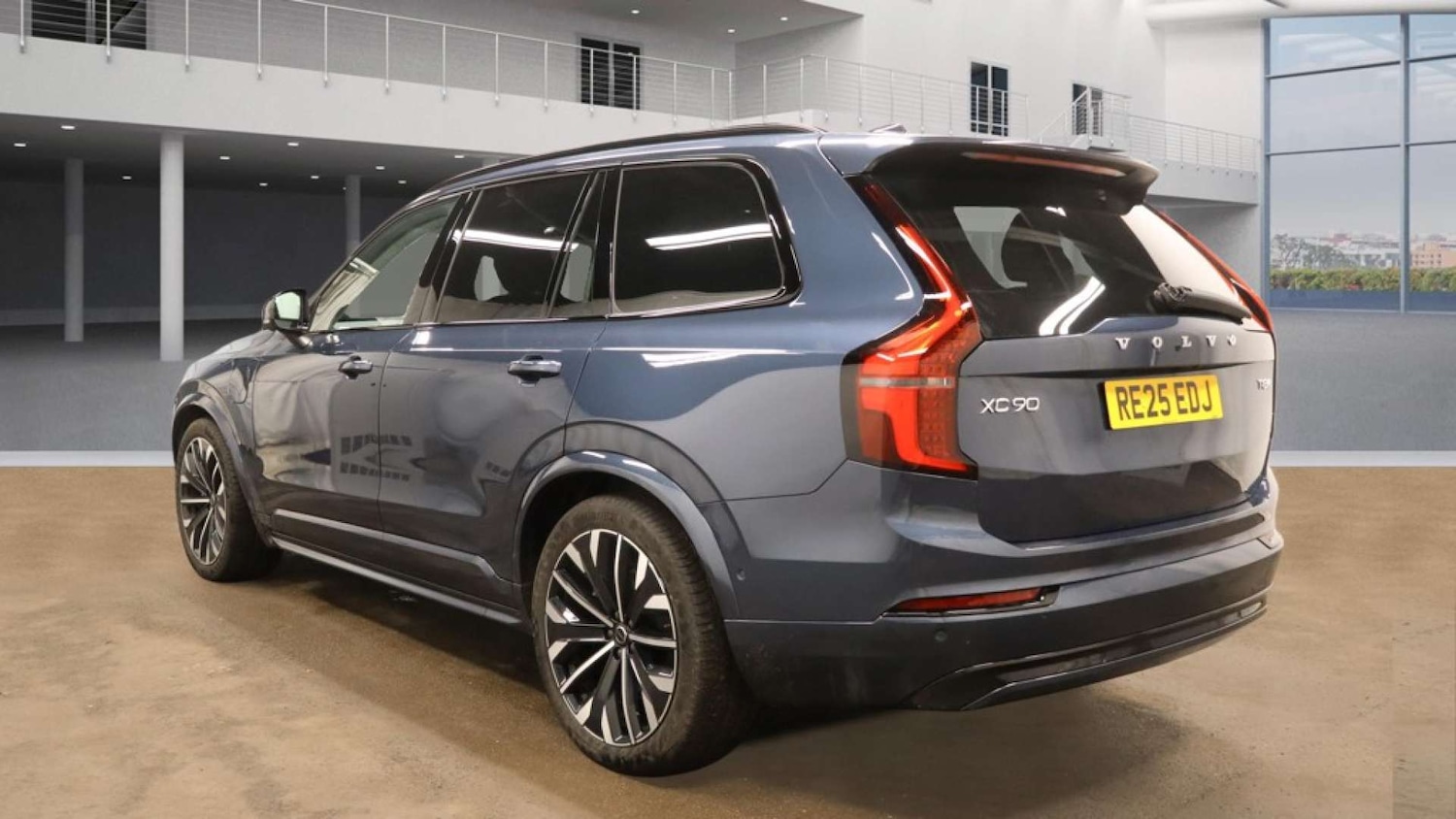 Used Volvo XC90 2025 for sale - 77337018: Photo 3