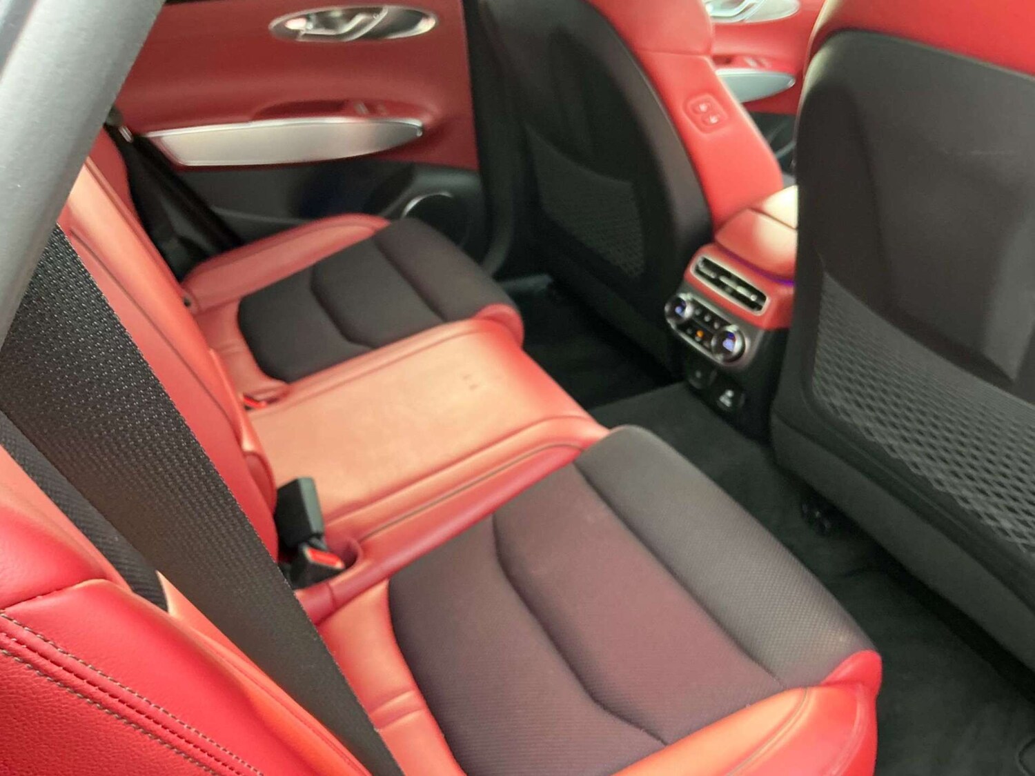 Used Genesis GV70 2021 for sale - 77483357: Photo 8