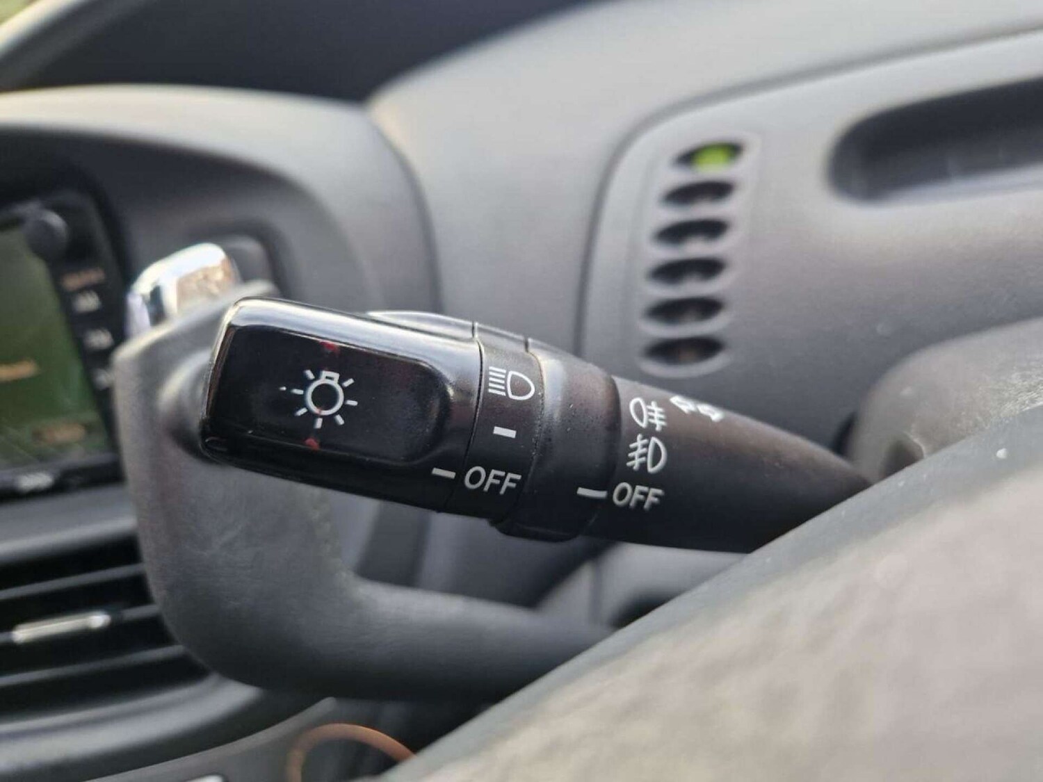 Used Toyota Previa 2005 for sale - 77211294: Photo 21