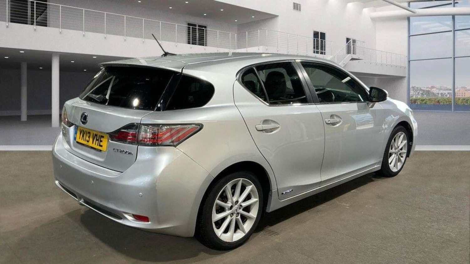 Used Lexus CT 2013 for sale - 77211288: Photo 5