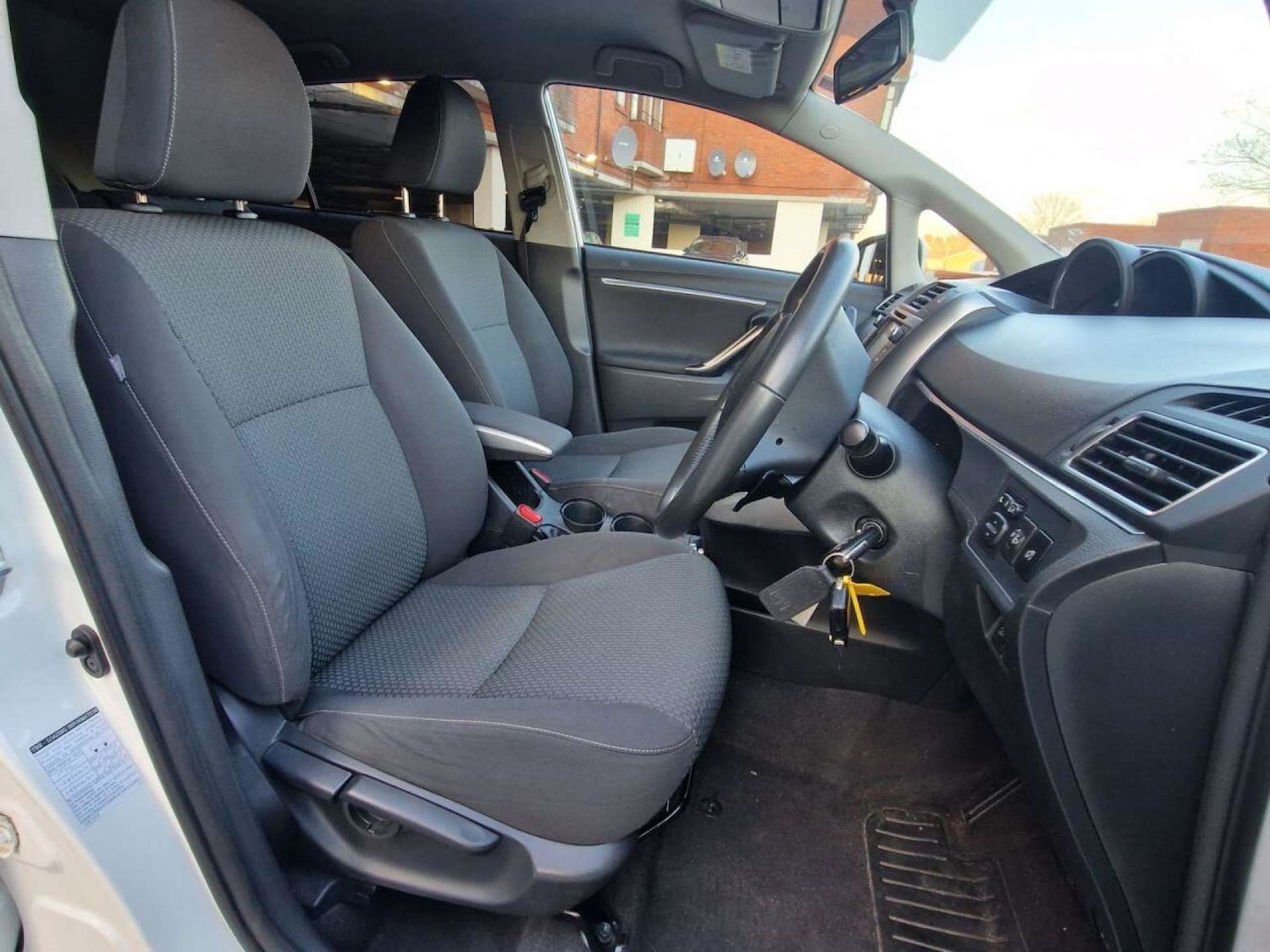 Used Toyota Verso 2013 for sale - 77249290: Photo 2