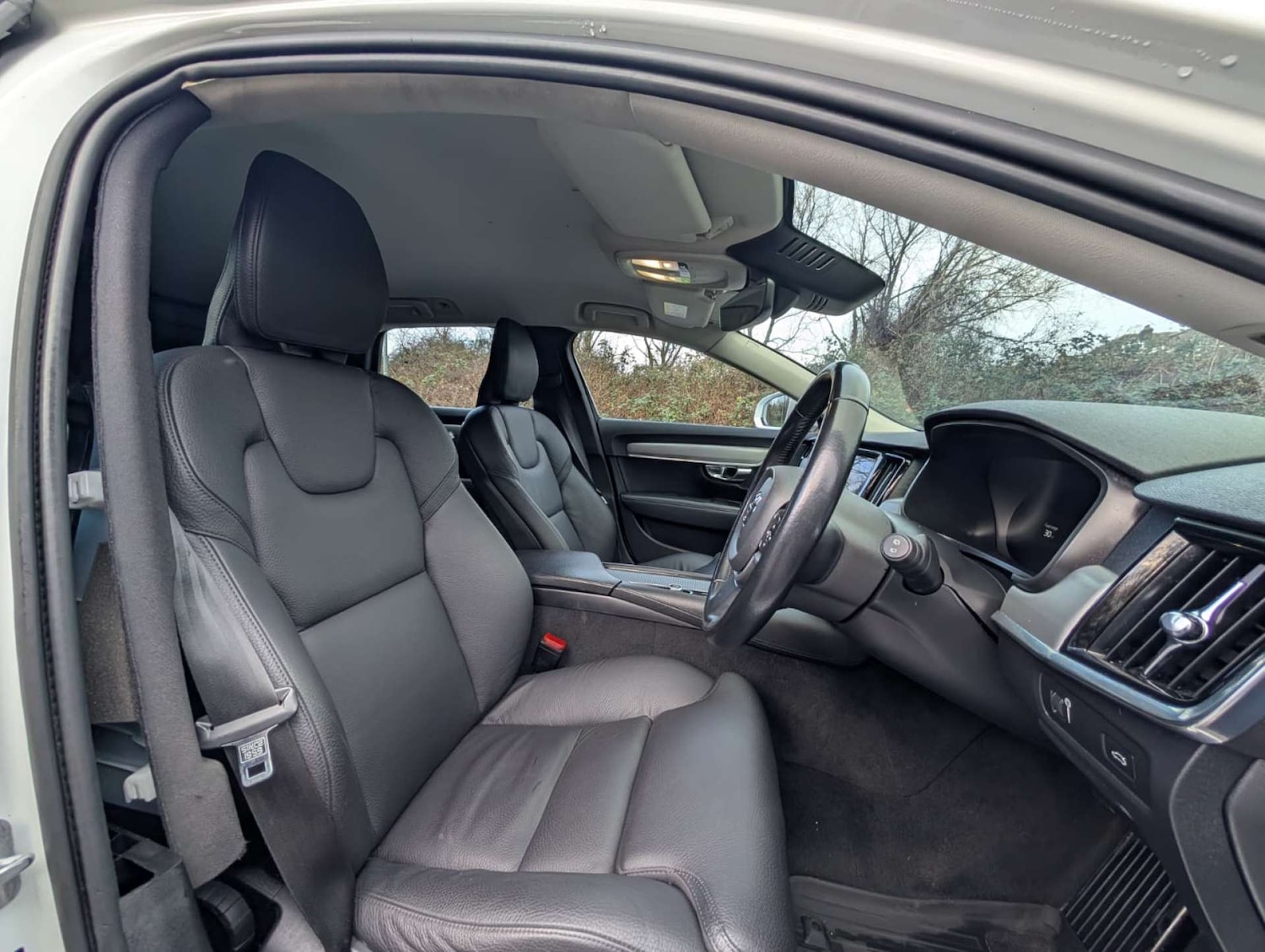 Used Volvo V90 Cross Country 2022 for sale - 77372541: Photo 2