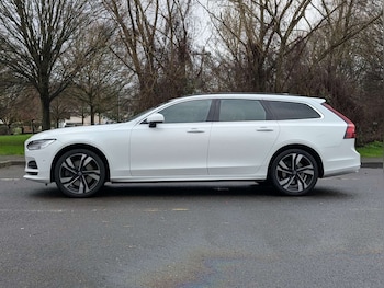 Used Volvo V90 Cross Country 2022 for sale - 77372541: Photo