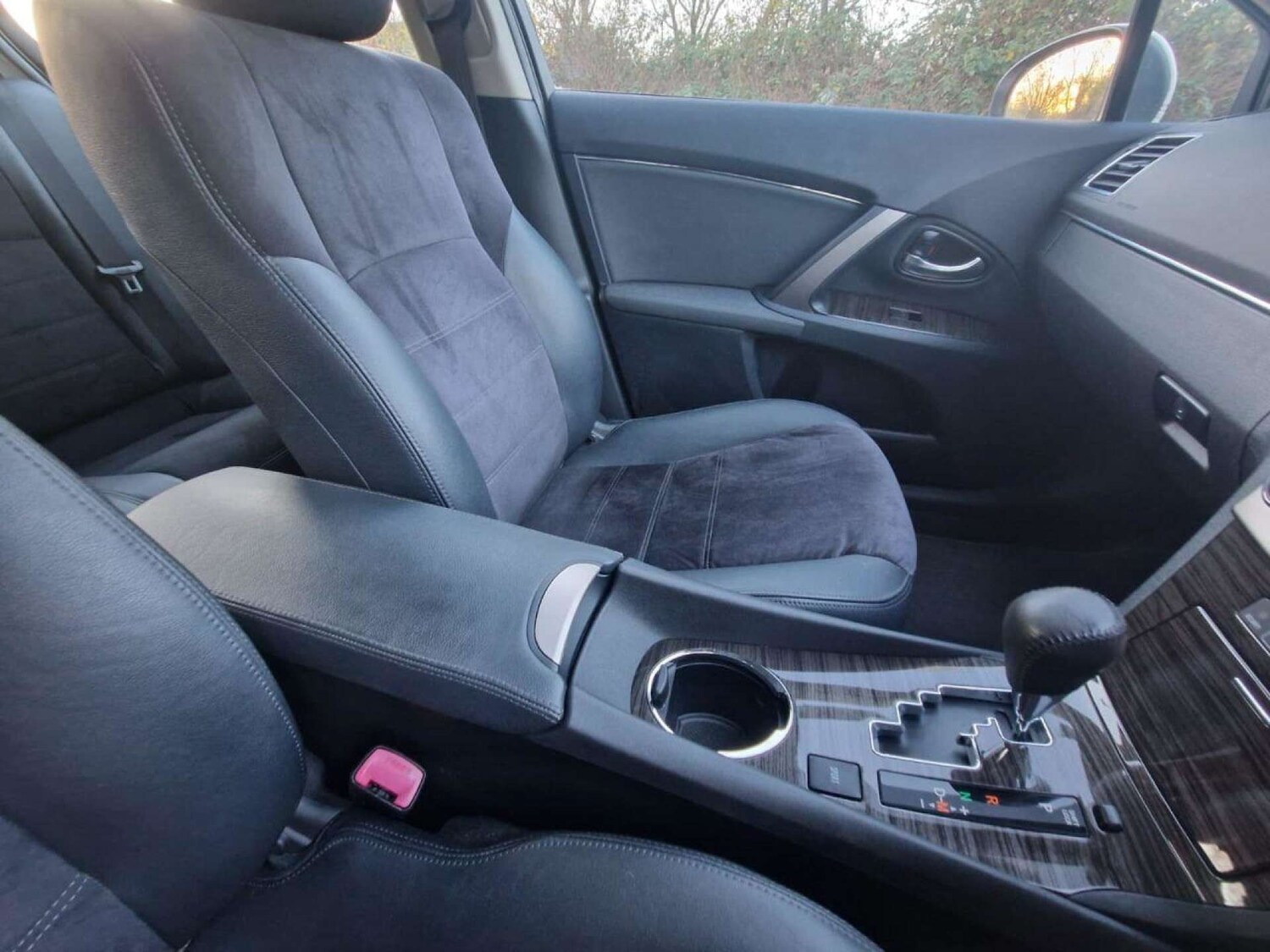 Used Toyota Avensis 2013 for sale - 77211280: Photo 25