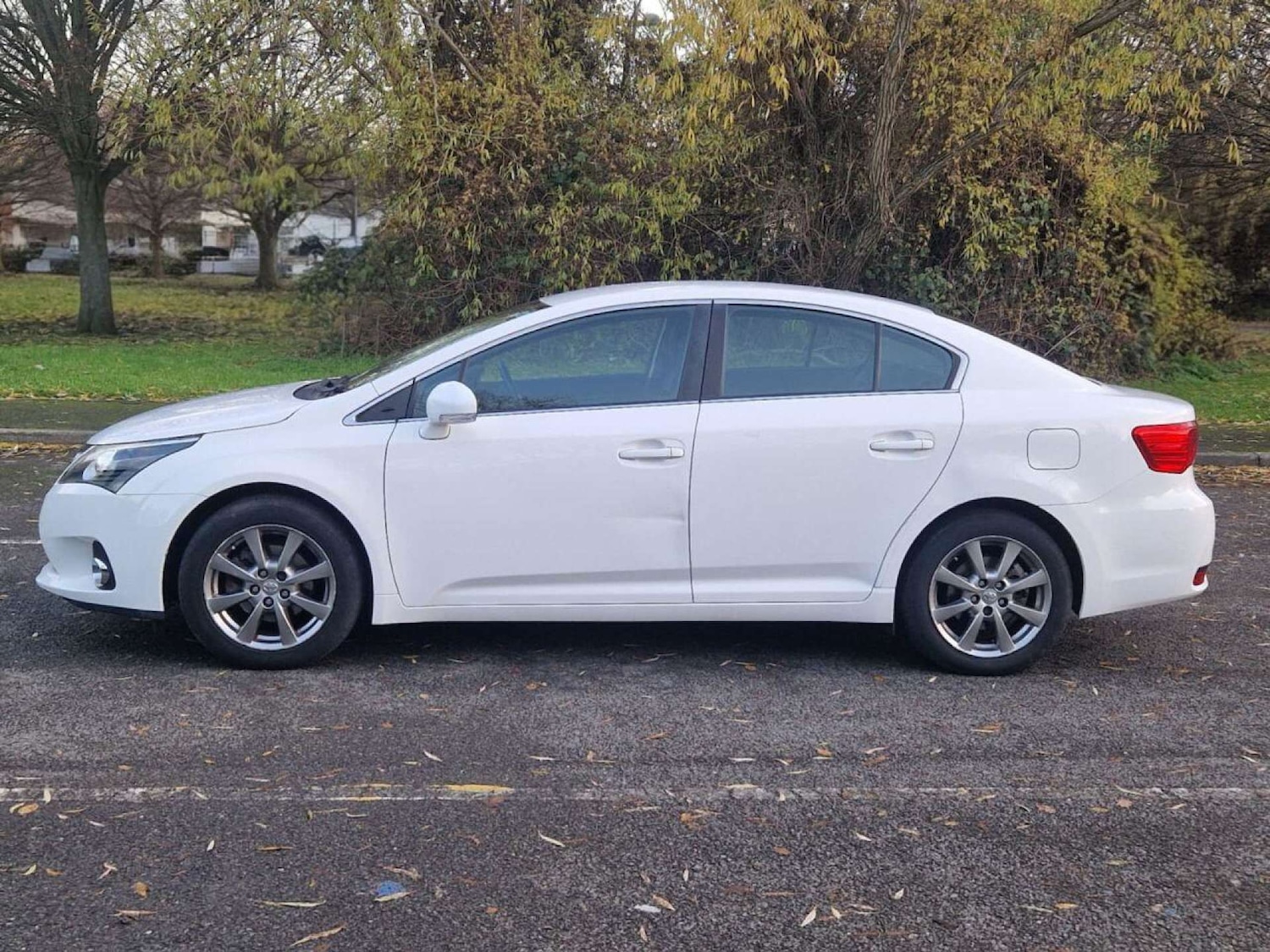 Used Toyota Avensis 2013 for sale - 77211280: Photo 5