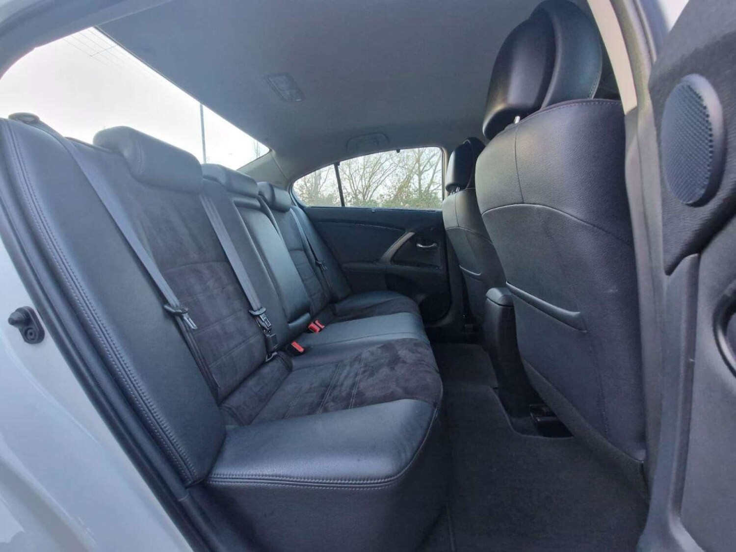 Used Toyota Avensis 2013 for sale - 77211280: Photo 9