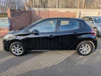 Used Peugeot 208 2014 for sale - 74215452: Photo