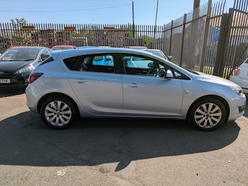 Vauxhall - Astra