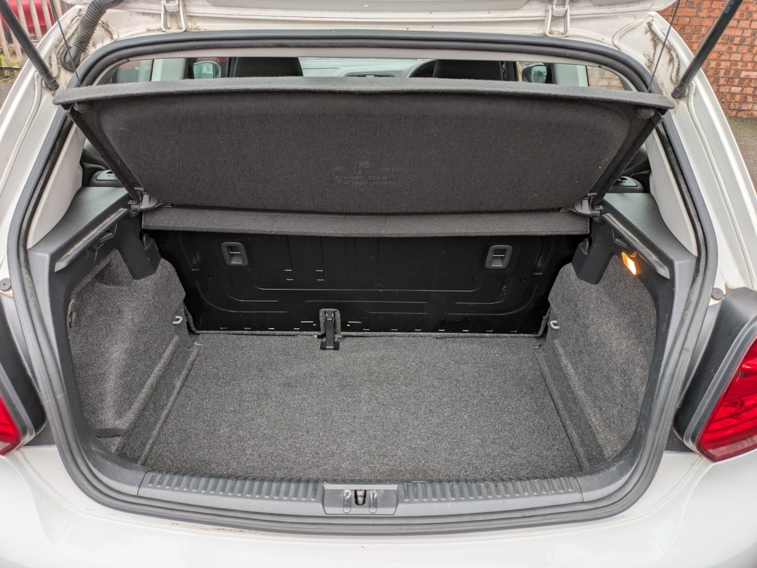 Used Volkswagen Polo 2014 for sale - 76611198: Photo 8