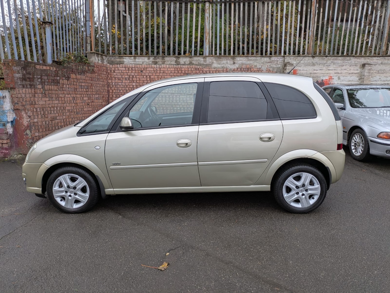 Used Vauxhall Meriva 2010 for sale - 76418036: Photo 2