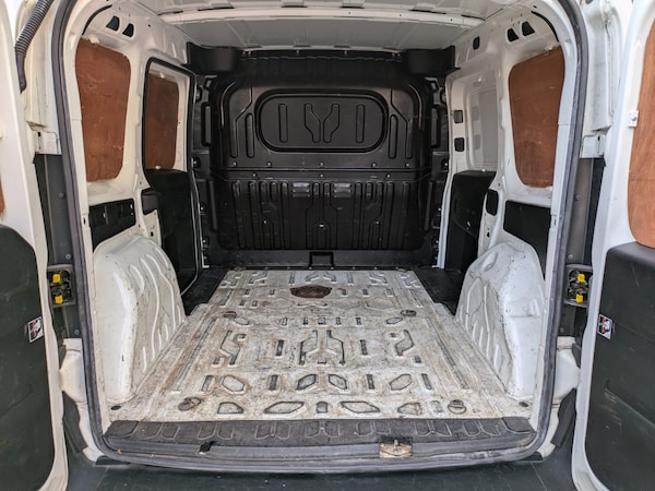 Used Vauxhall Combo 2017 for sale - 76209010: Photo 9