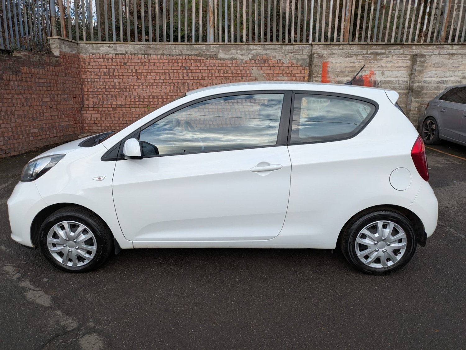 Used Kia Picanto 2013 for sale - 76688484: Photo 2