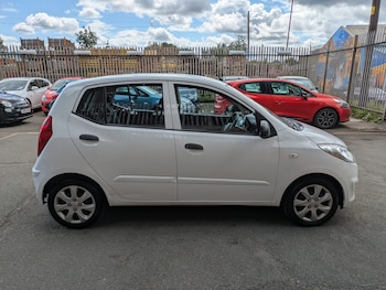 Used Hyundai i10 2013 for sale - 79392189: Photo