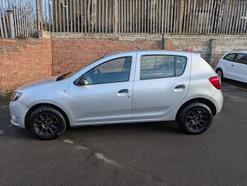 Used Dacia Sandero 2014 for sale - 77897266: Photo