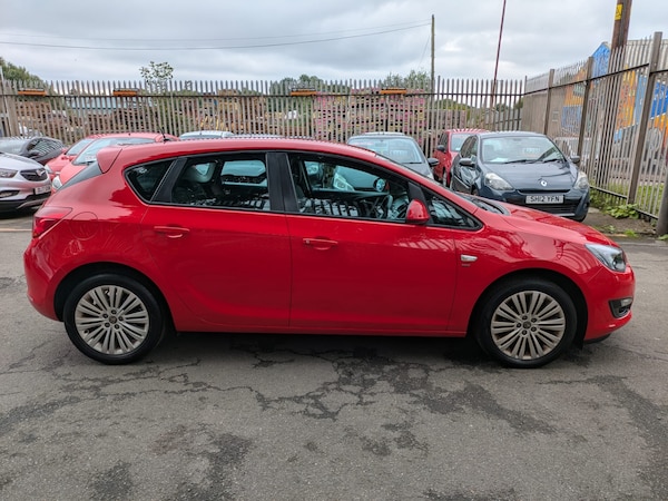 Used Vauxhall Astra 2013 for sale - 75575683: Photo 1