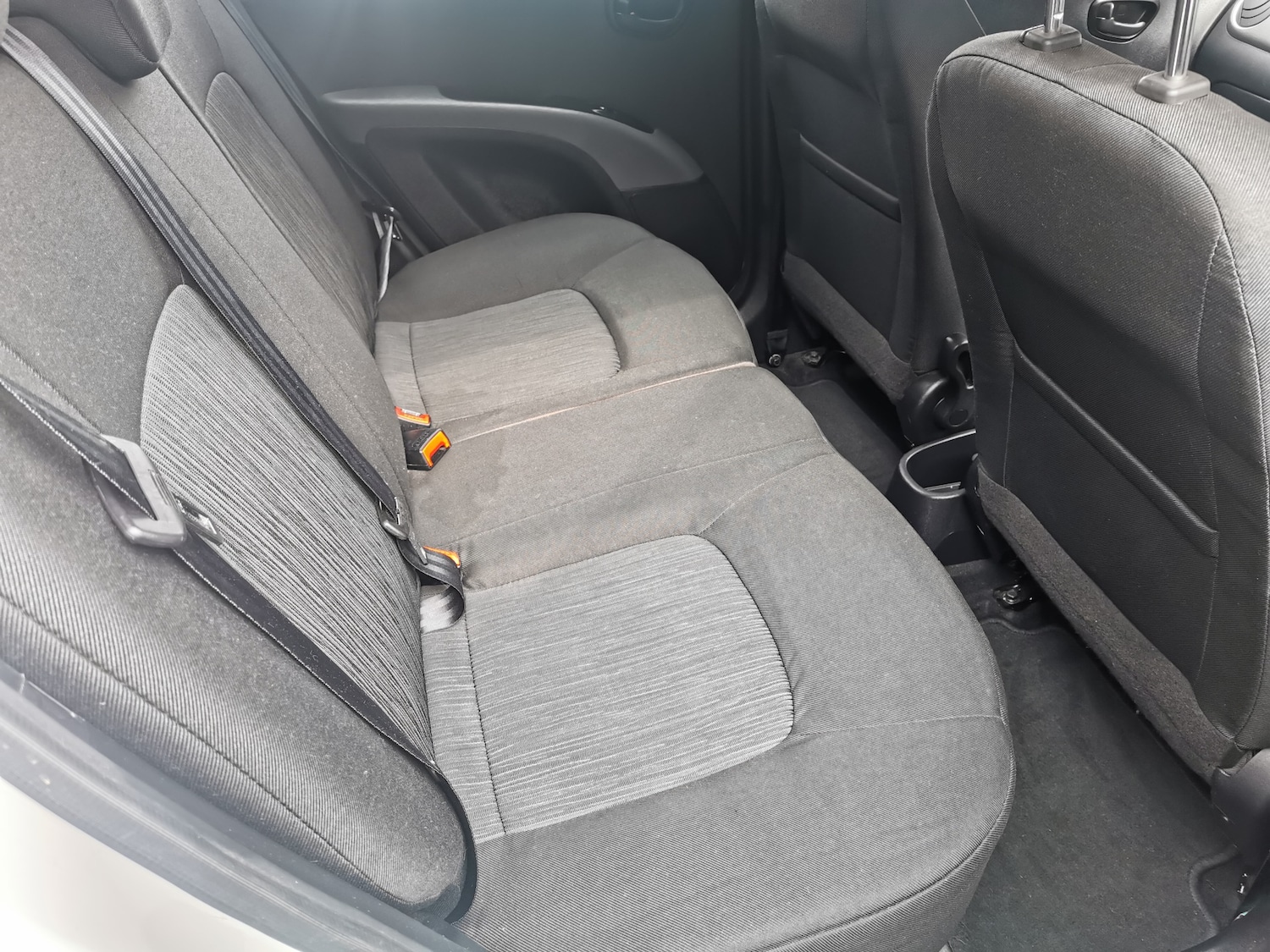 Used Hyundai i10 2014 for sale - 77229175: Photo 5