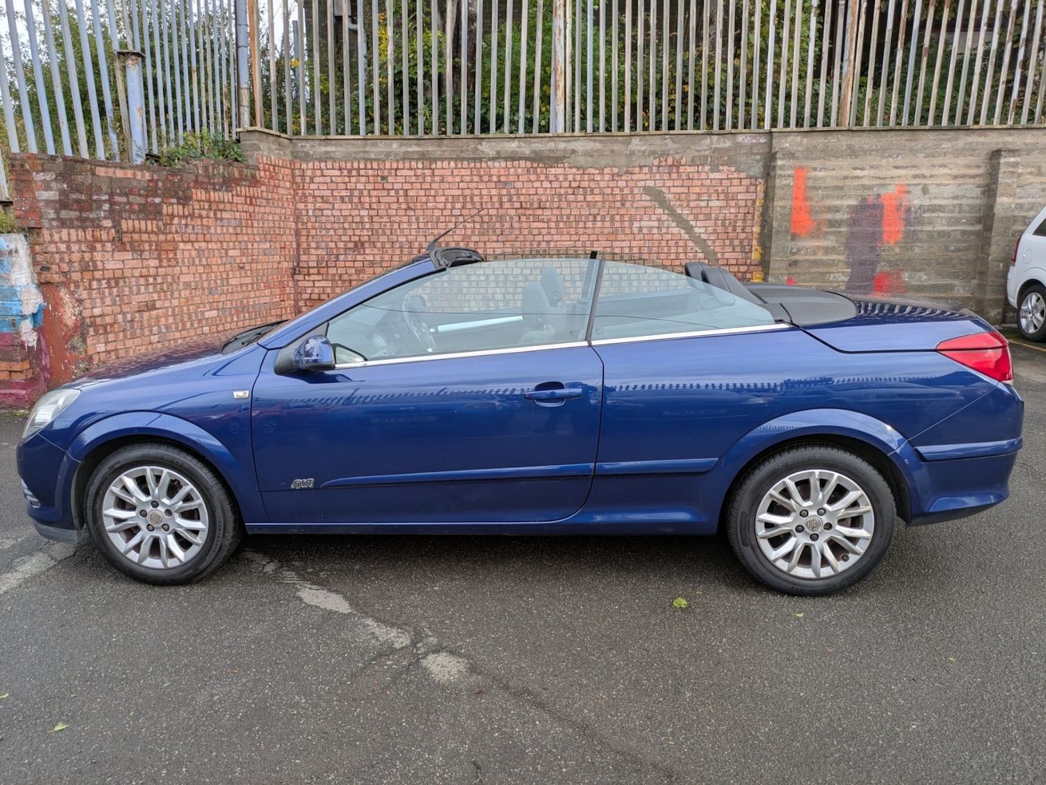 Used Vauxhall Astra 2009 for sale - 76170497: Photo 2