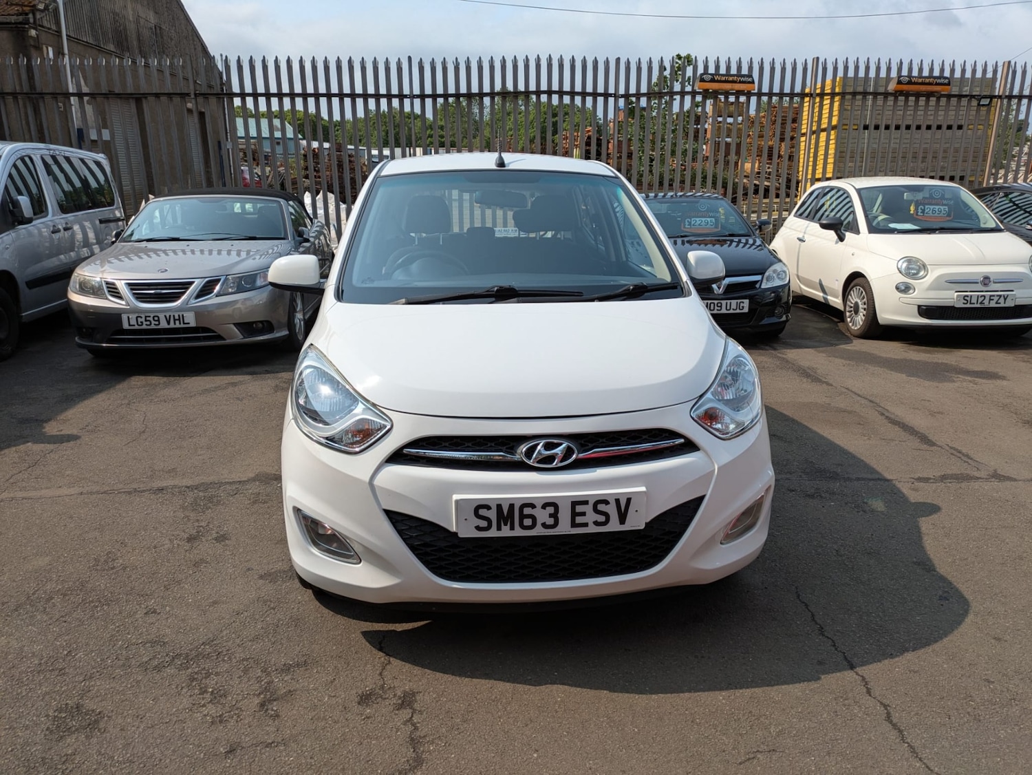 Used Hyundai i10 2014 for sale - 76237384: Photo 3