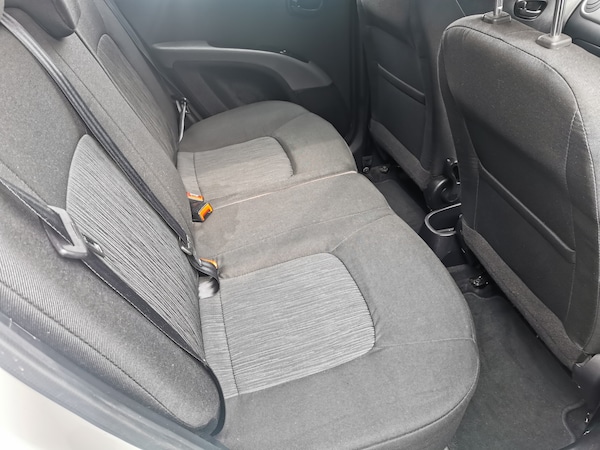 Used Hyundai i10 2014 for sale - 76237384: Photo 6