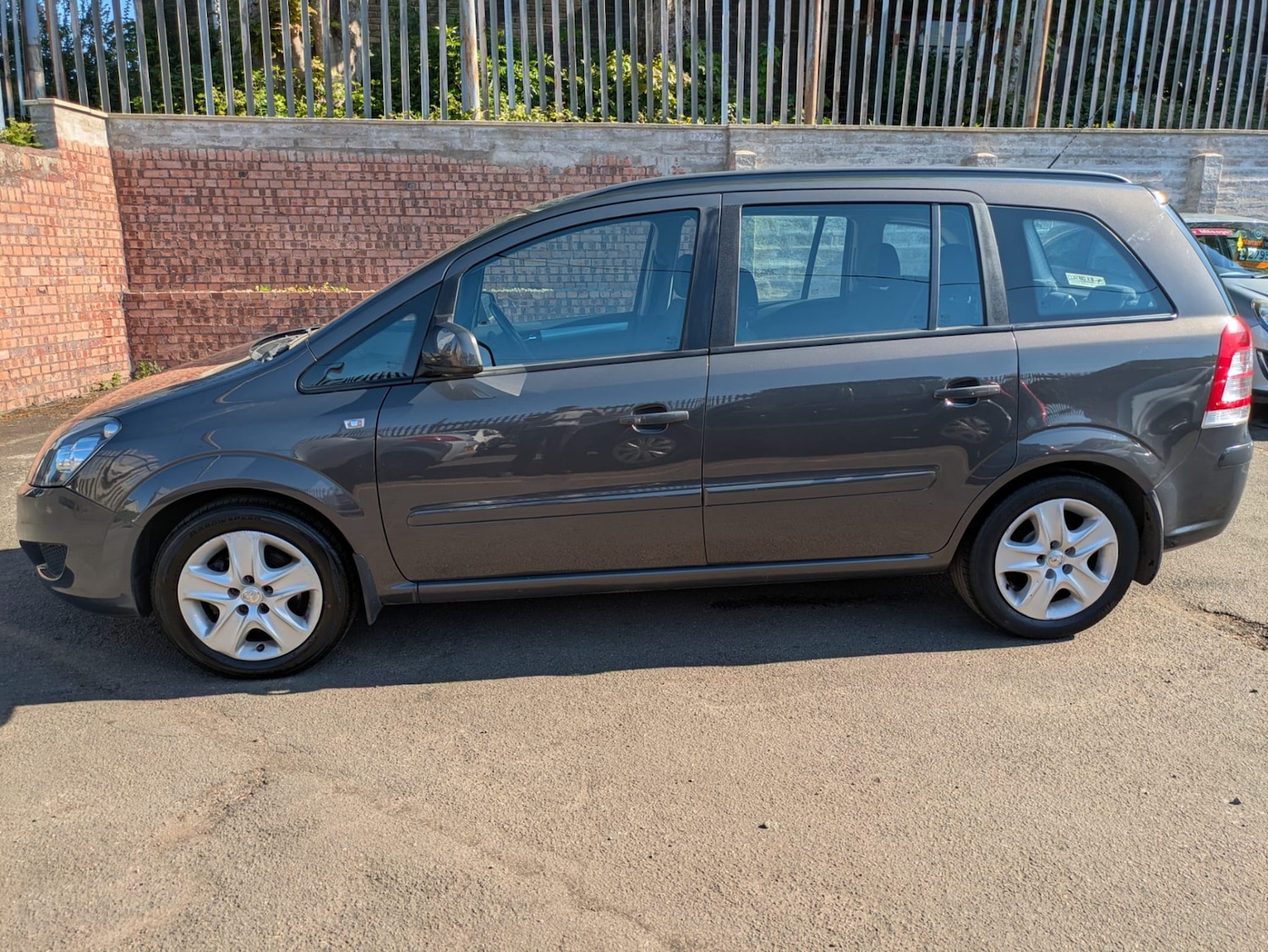 Used Vauxhall Zafira 2013 for sale - 77584869: Photo 2