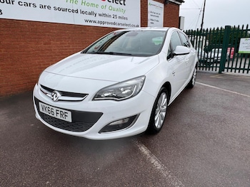 Used Vauxhall Astra 2015 for sale - 77562557: Photo