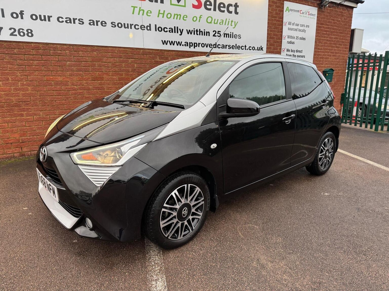 Used Toyota AYGO 2018 for sale - 76974323: Photo 2