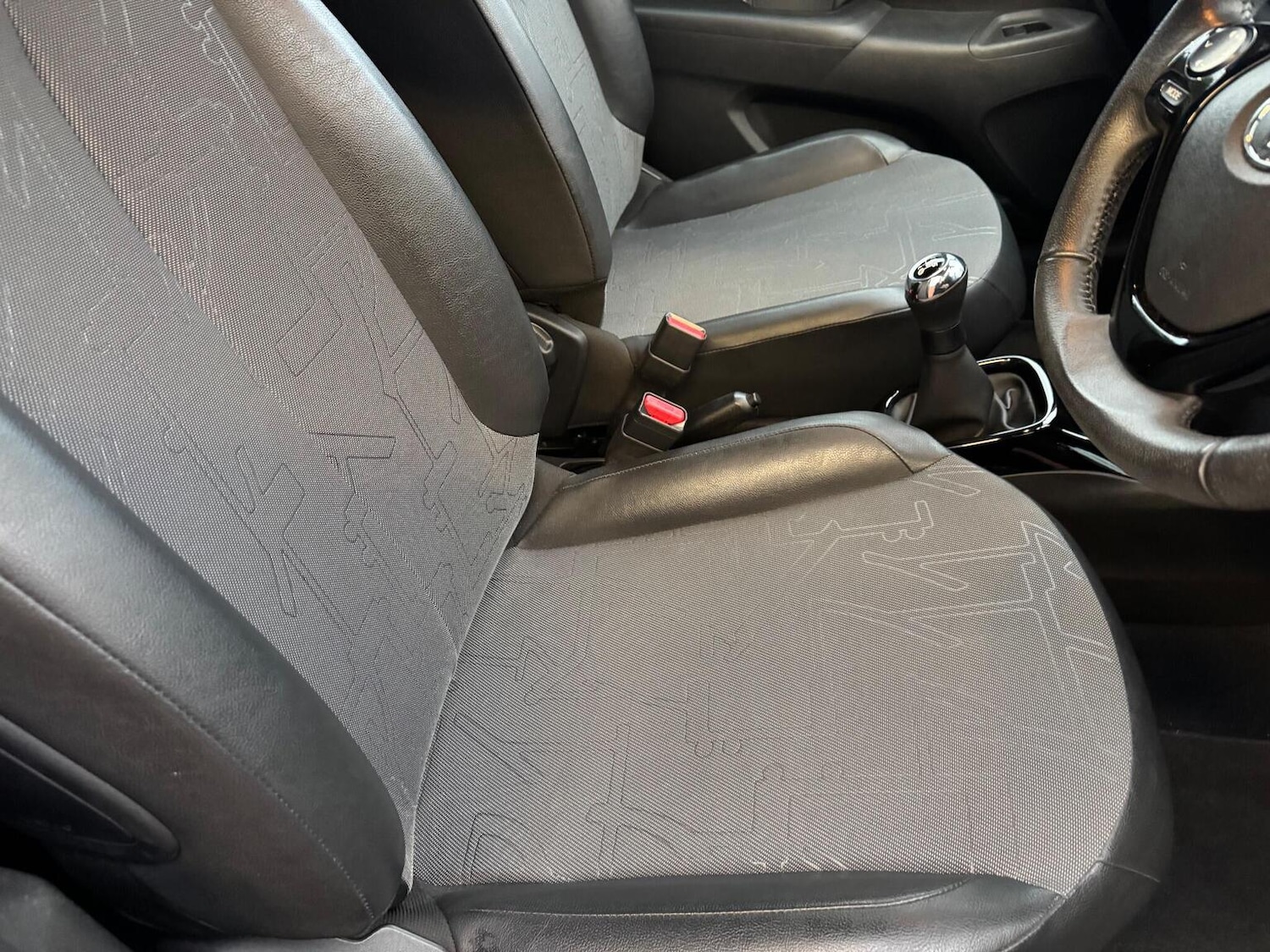 Used Toyota AYGO 2018 for sale - 76974323: Photo 27