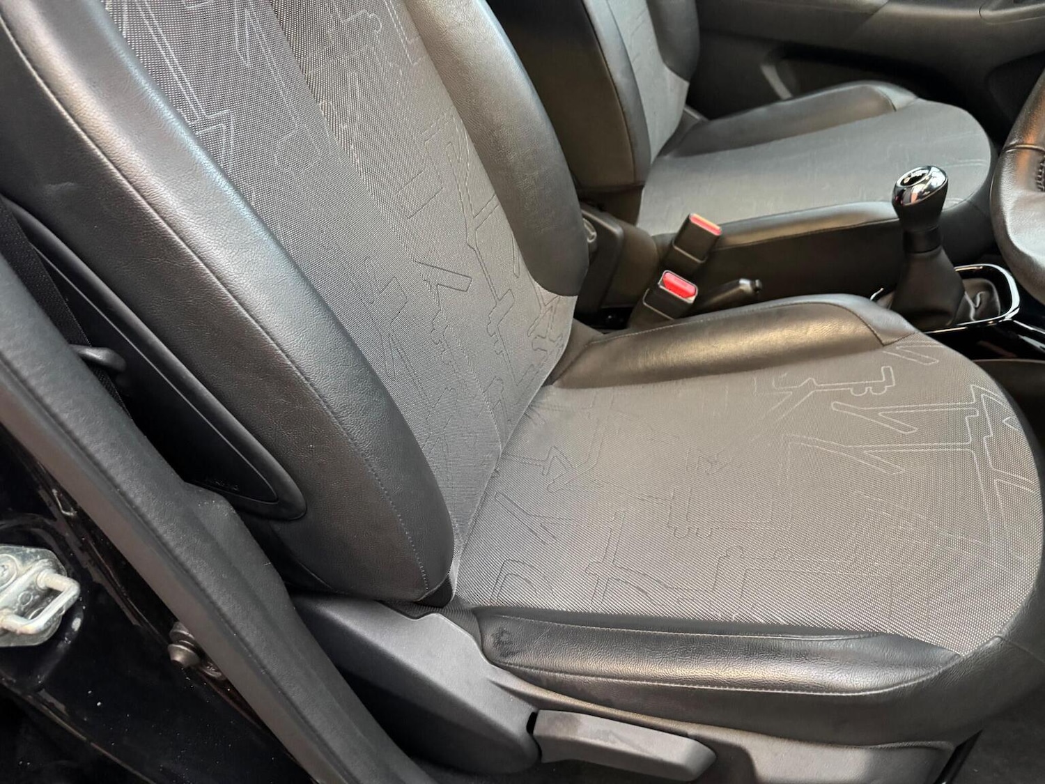 Used Toyota AYGO 2018 for sale - 76974323: Photo 30