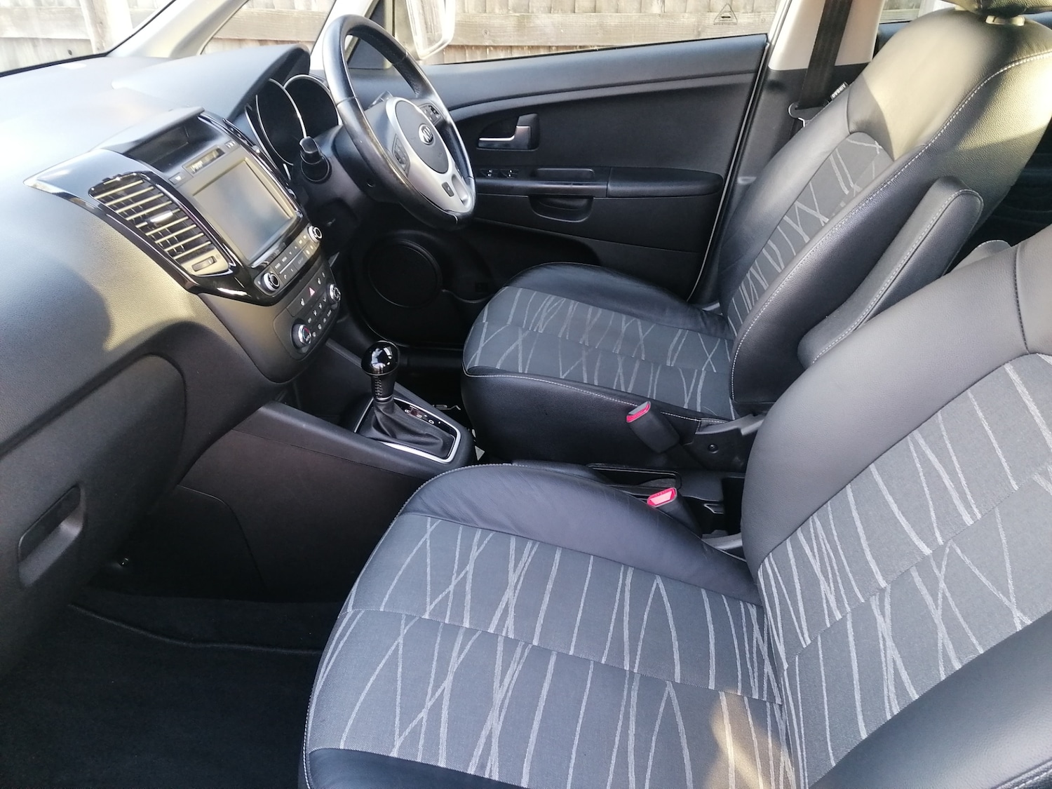 Used Kia Venga 2015 for sale - 76749039: Photo 10