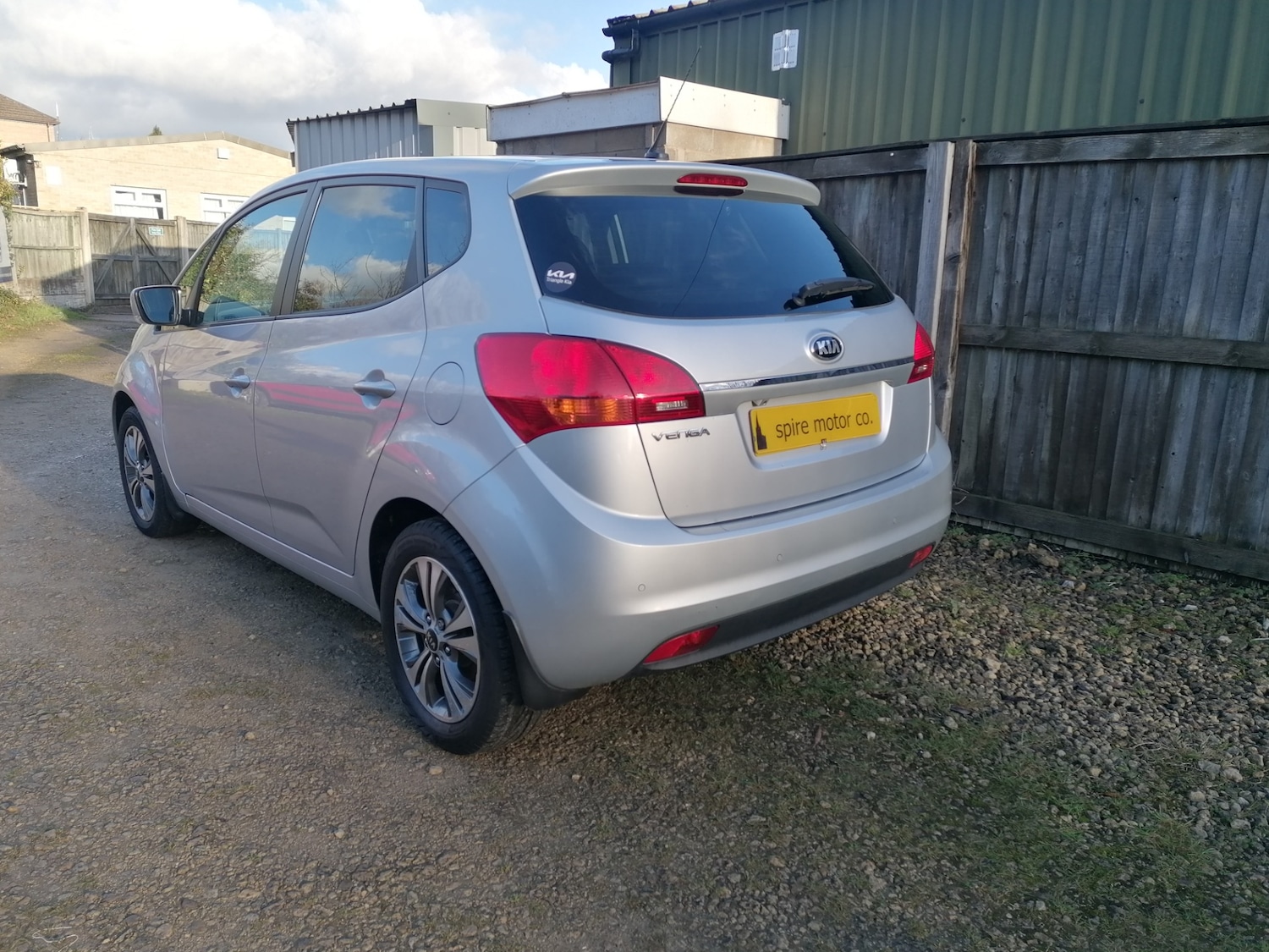 Used Kia Venga 2015 for sale - 76749039: Photo 6