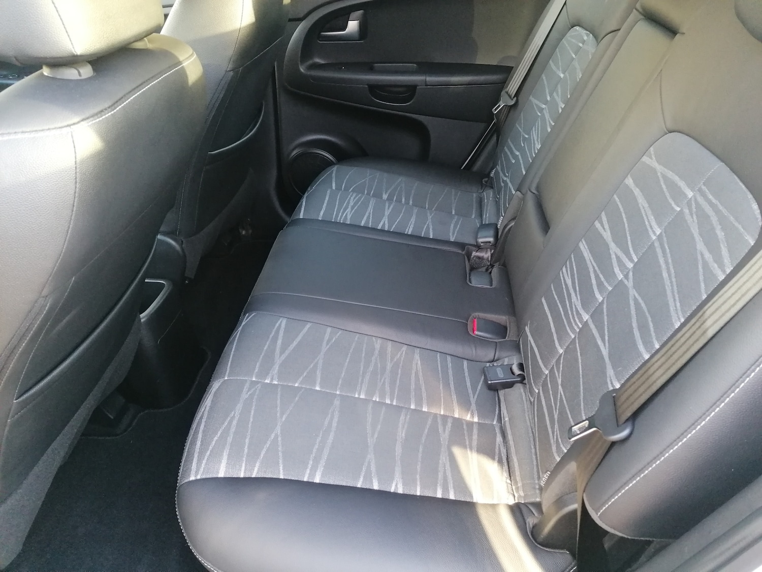 Used Kia Venga 2015 for sale - 76749039: Photo 9