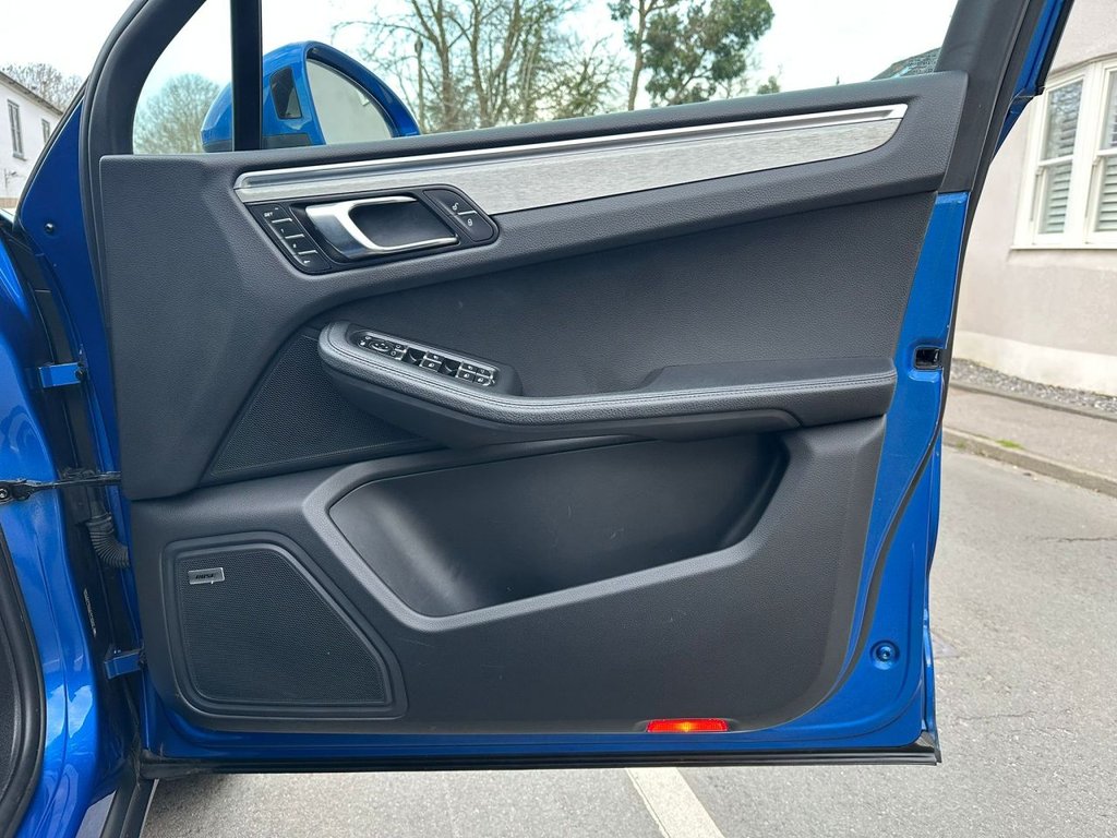 Used Porsche Macan 2017 for sale - 76547152: Photo 34