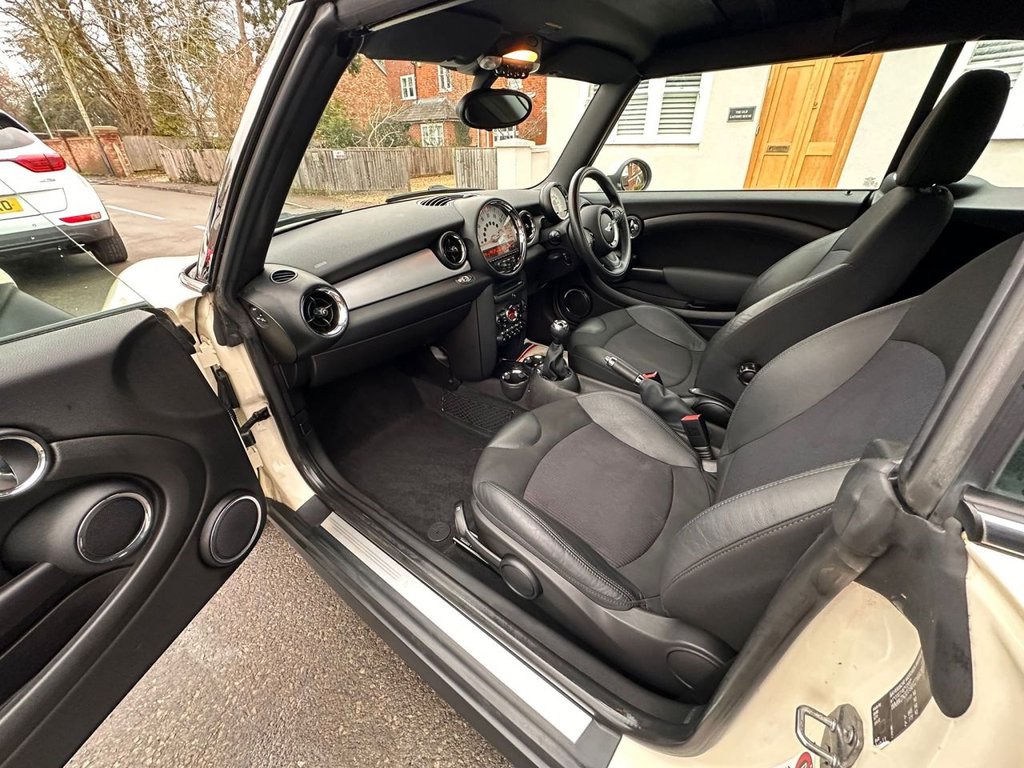 Used MINI Convertible 2011 for sale - 77498771: Photo 13