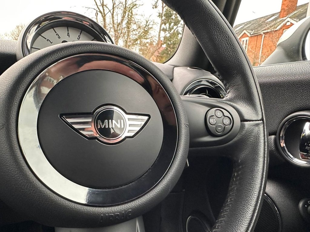 Used MINI Convertible 2011 for sale - 77498771: Photo 18