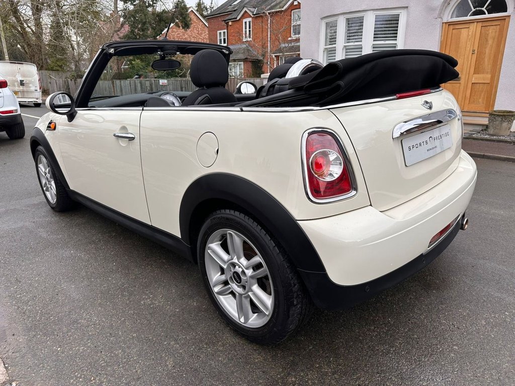 Used MINI Convertible 2011 for sale - 77498771: Photo 4
