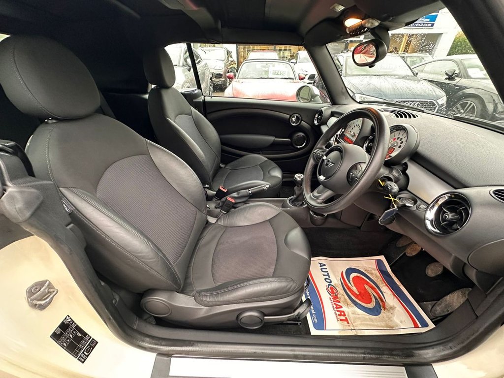 Used MINI Convertible 2011 for sale - 77498771: Photo 8
