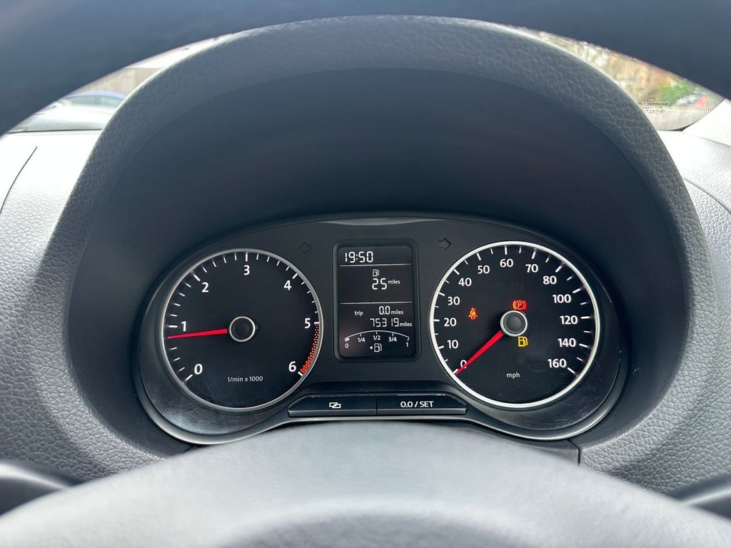 Used Volkswagen Amarok 2012 for sale - 76655335: Photo 29