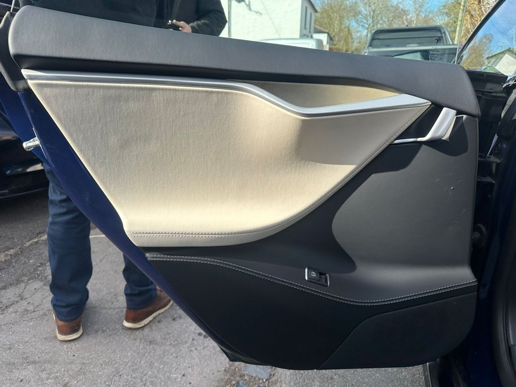 Used Tesla Model S 2017 for sale - 78158519: Photo 24