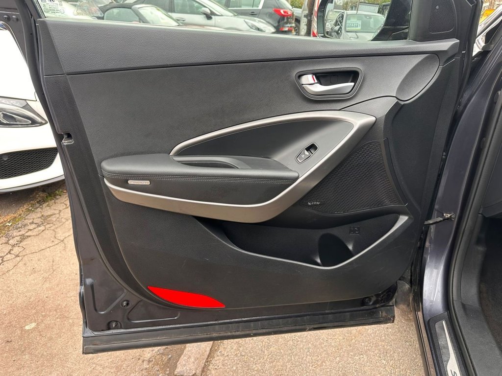 Used Hyundai Santa Fe 2016 for sale - 77654702: Photo 31