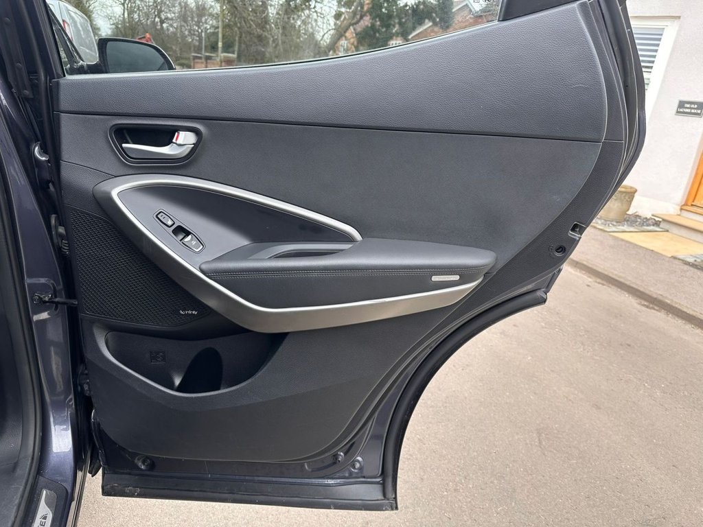 Used Hyundai Santa Fe 2016 for sale - 77654702: Photo 32