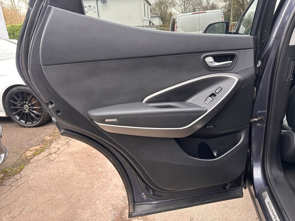 Used Hyundai Santa Fe 2016 for sale - 77654702: Photo 33