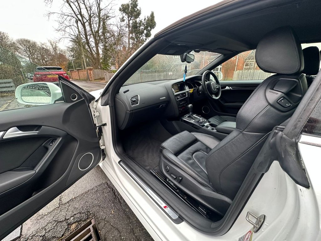 Used Audi A5 Cabriolet 2011 for sale - 76900363: Photo 2