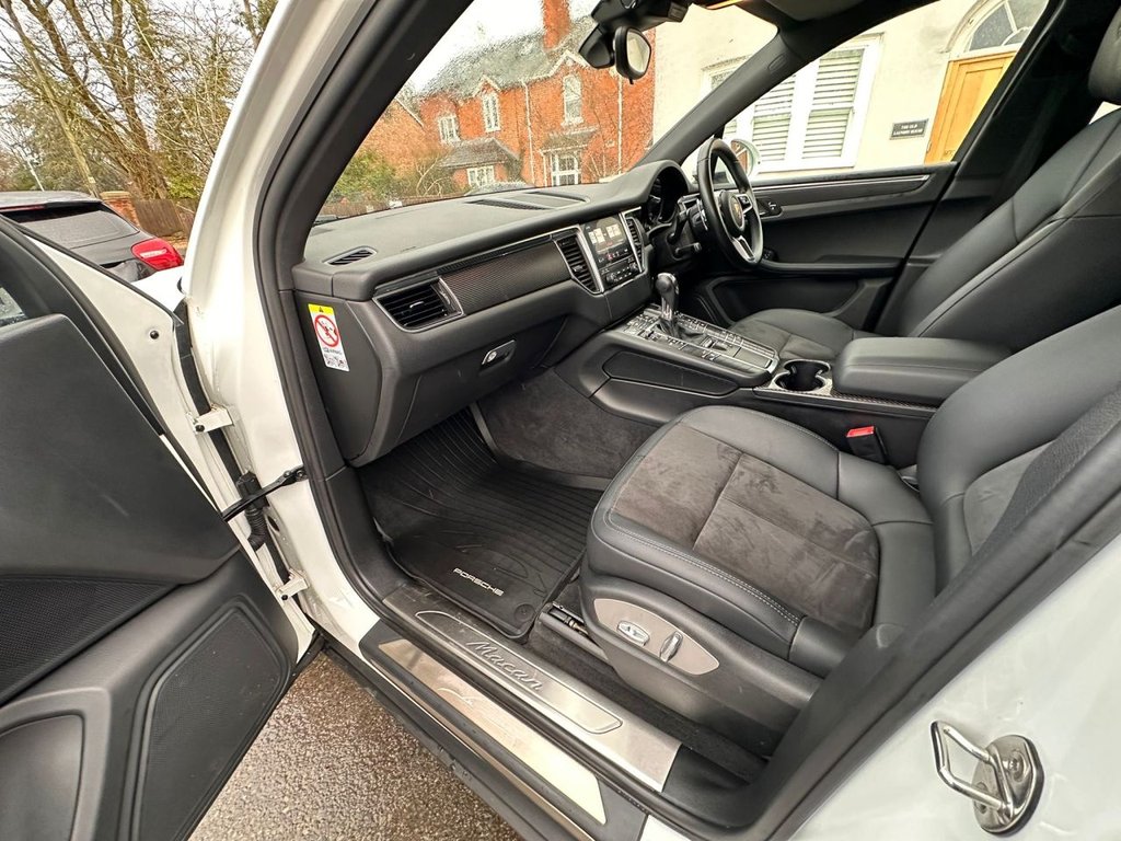 Used Porsche Macan 2017 for sale - 77263356: Photo 11