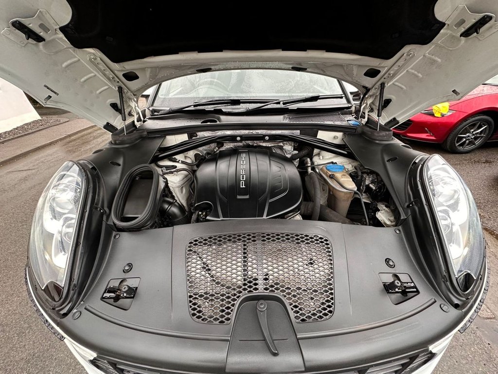 Used Porsche Macan 2017 for sale - 77263356: Photo 12