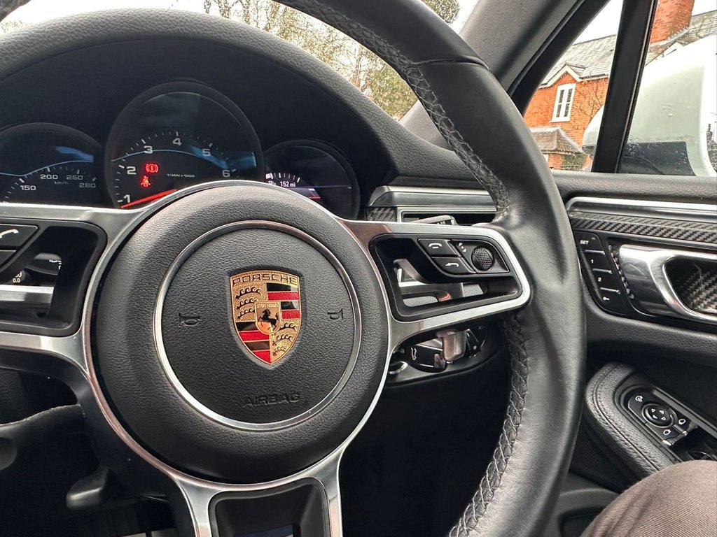 Used Porsche Macan 2017 for sale - 77263356: Photo 33