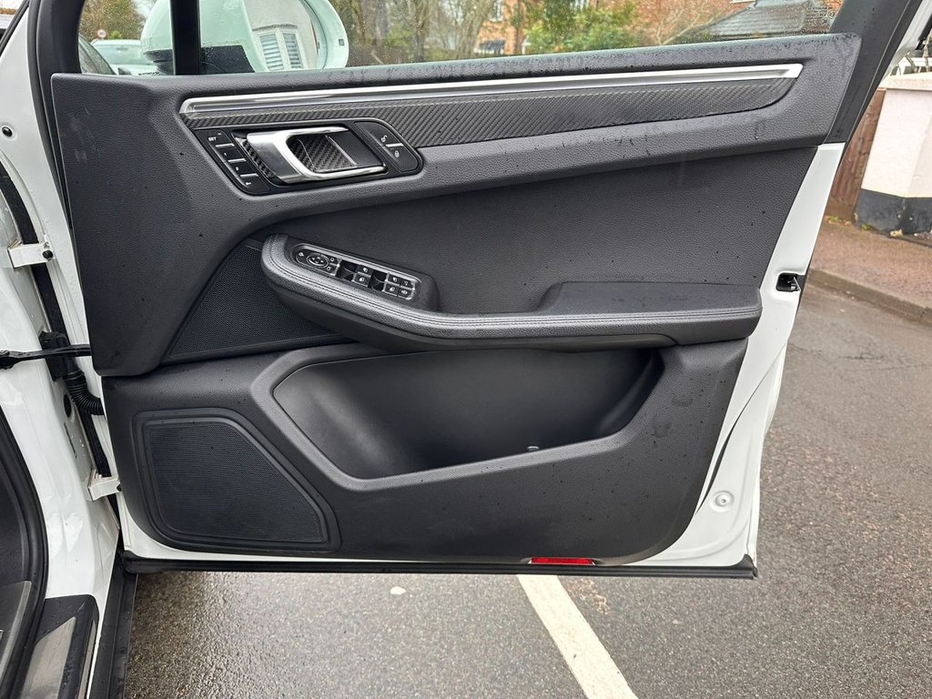 Used Porsche Macan 2017 for sale - 77263356: Photo 38