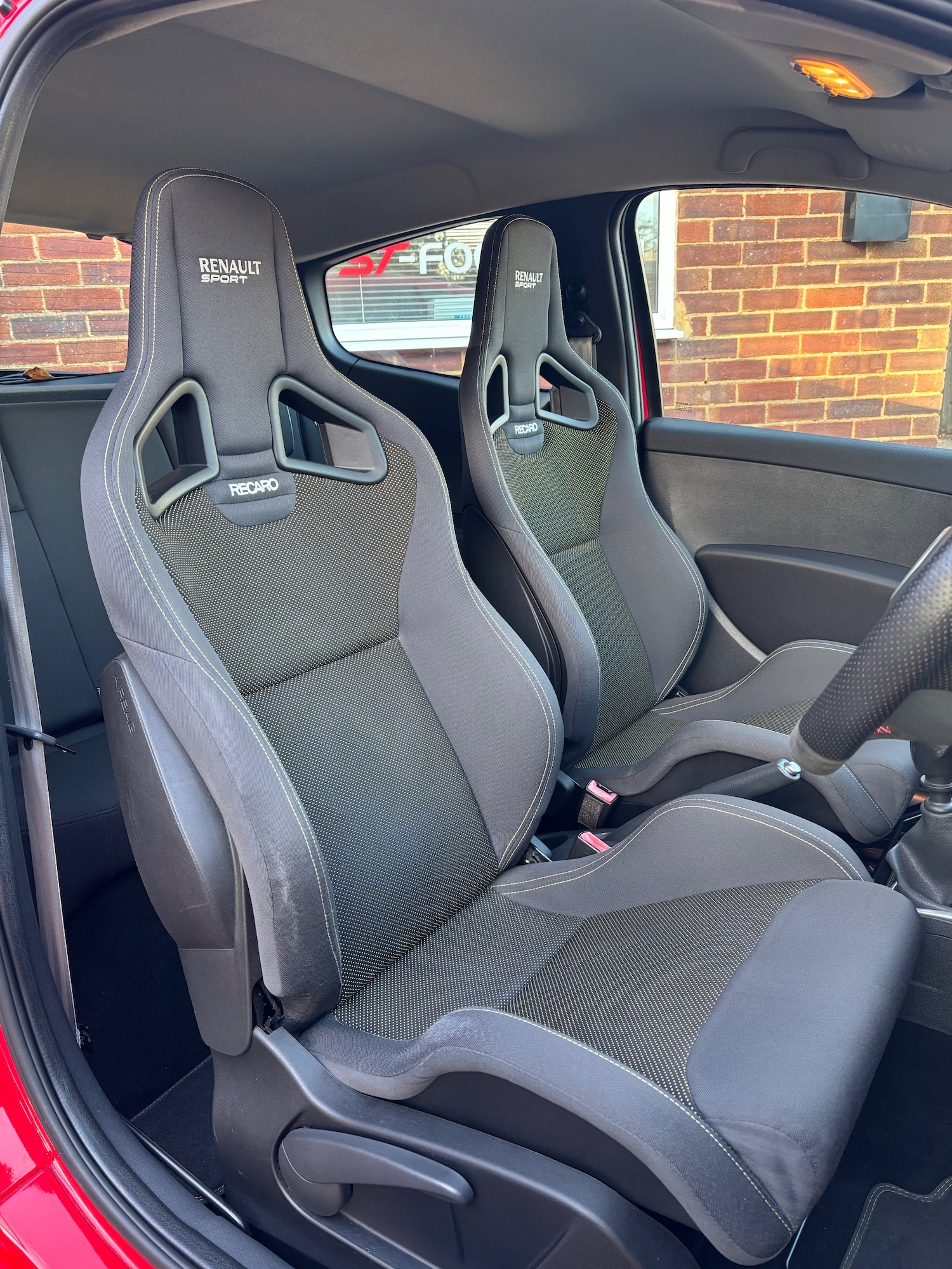 Used Renault Clio 2011 for sale - 76604283: Photo 25