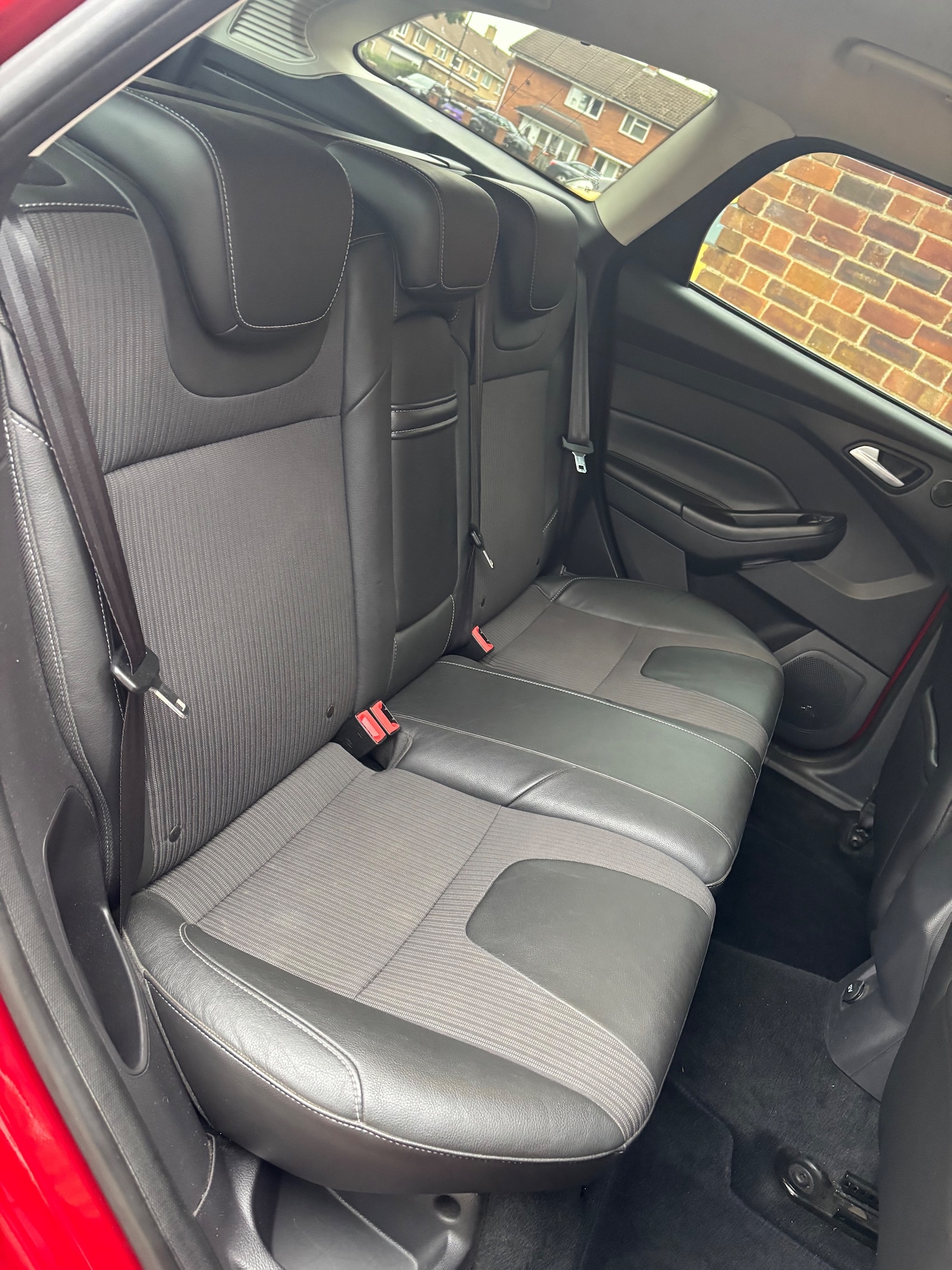 Used Ford Focus 2012 for sale - 76376844: Photo 14