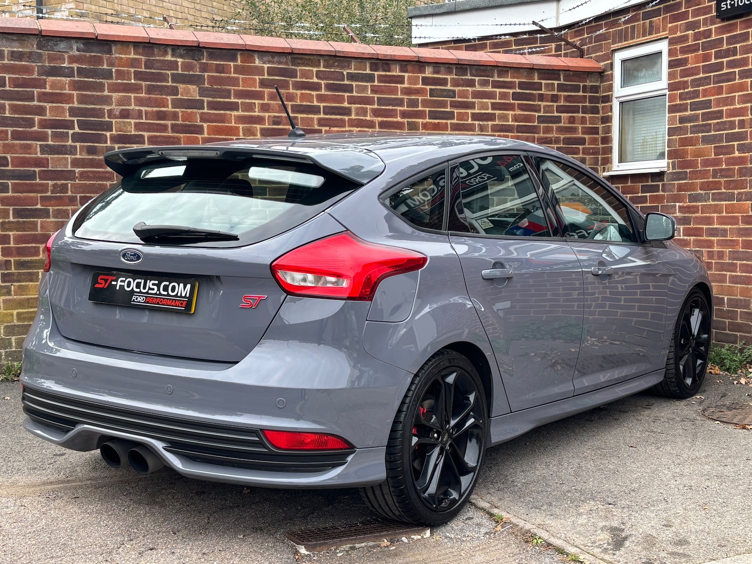 Used Ford Focus 2017 for sale - 76305325: Photo 12